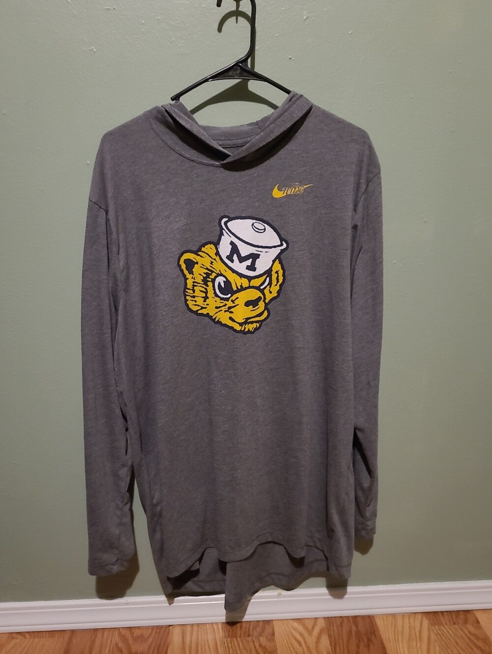 Nike Men's Gray Michigan Wolverines Vintage Biff Mascot Hoodie Tri-Blend XL